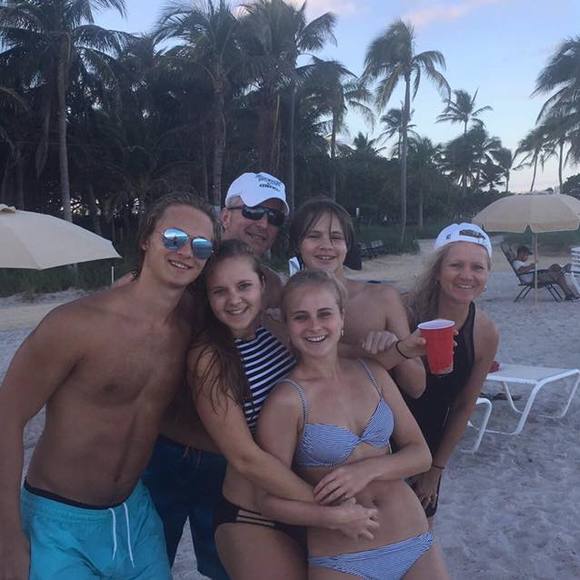 Meet your Posher, Michele - Picture 1 of 1